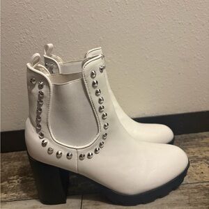 Source Unknown White Ankle Boots with Silver Studs